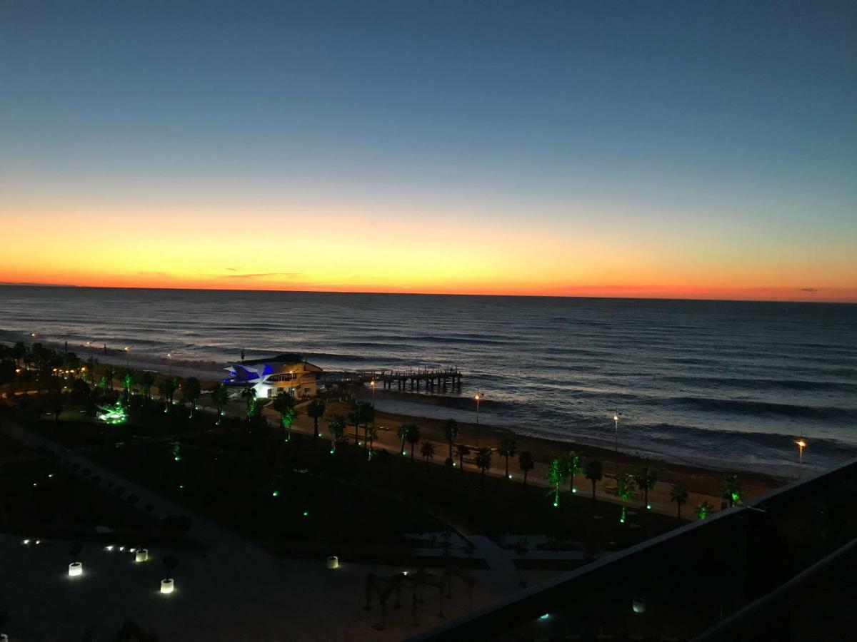 Batumi Beach Tower Buitenkant foto